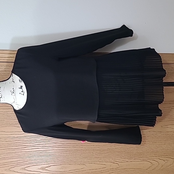 Marciano pleated chiffon tiered black top - Picture 2 of 5